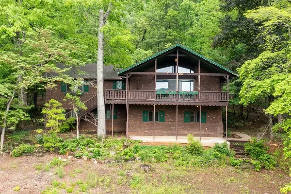 225 Richards Cove Drive, Hayesville, NC 28904