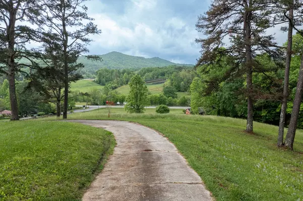 Hayesville, NC 28904,225 Richards Cove Drive