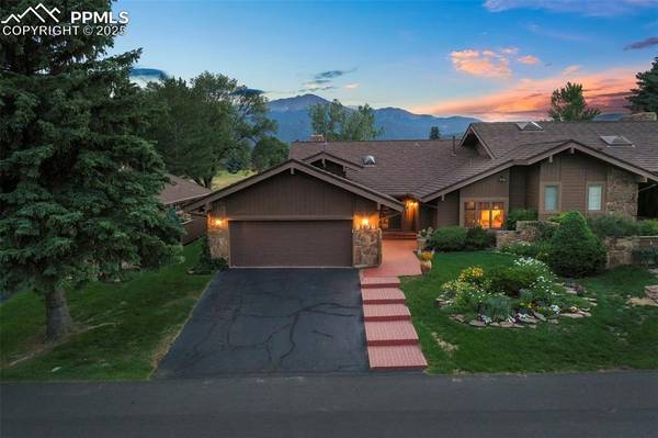 3130 Camels Ridge LN, Colorado Springs, CO 80904