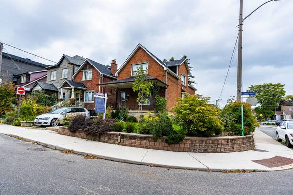 377 Glenholme AVE, Toronto C03, ON M6E 3E6