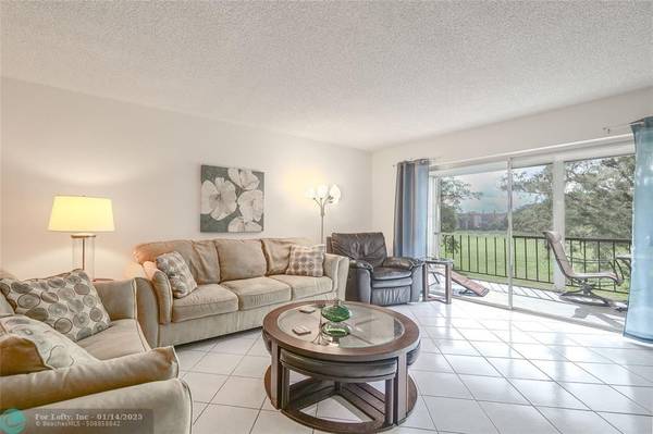 6100 NW 44th St  #307, Lauderhill, FL 33319