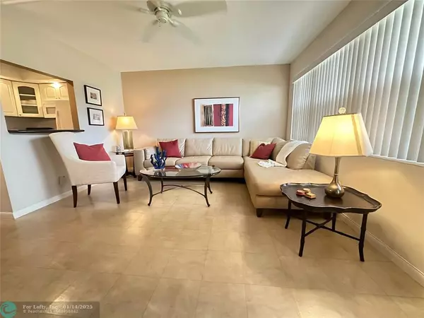 Deerfield Beach, FL 33442,30 Lyndhurst B  #30