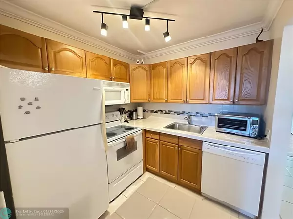 Deerfield Beach, FL 33442,1009 Harwood C  #1009