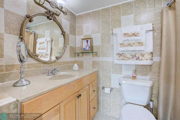 Hialeah, FL 33016,2735 W 61st Pl  #201