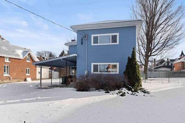 Renfrew, ON K8A 5S1,256 Renfrew ST