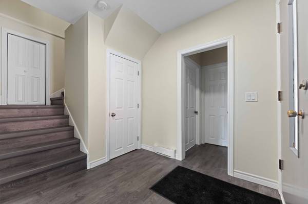 Renfrew, ON K8A 5S1,256 Renfrew ST