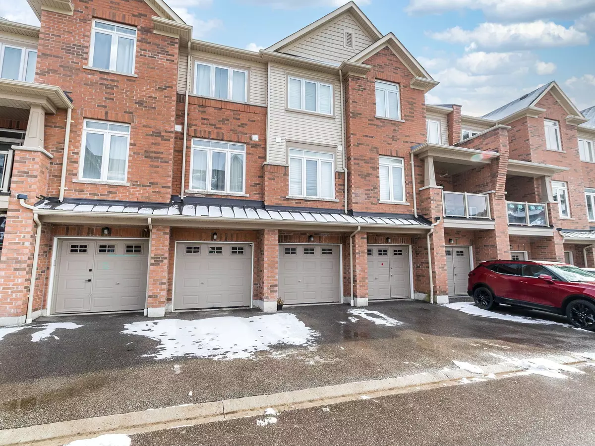 Pickering, ON L1X 0E6,2722 William Jackson DR #10