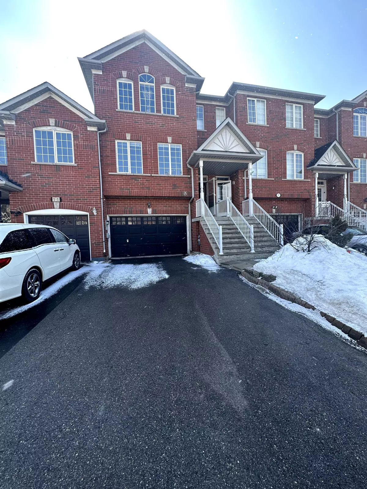 Vaughan, ON L6A 3W3,15 Pikake CT