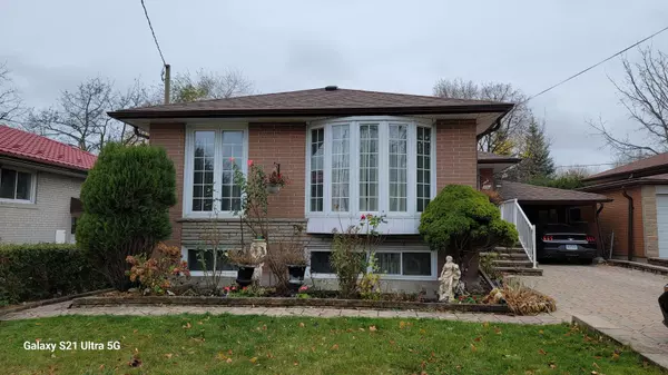 14 Packard BLVD, Toronto E09, ON M1P 4K1