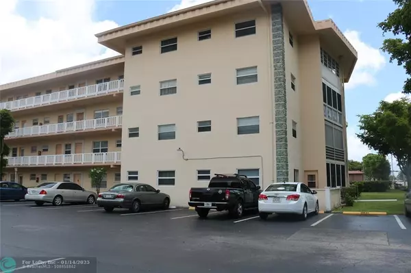 Lauderdale Lakes, FL 33319,4191 NW 41st St  #419