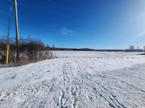 Leeds & Grenville, ON K0E 1X0,0 Weir RD