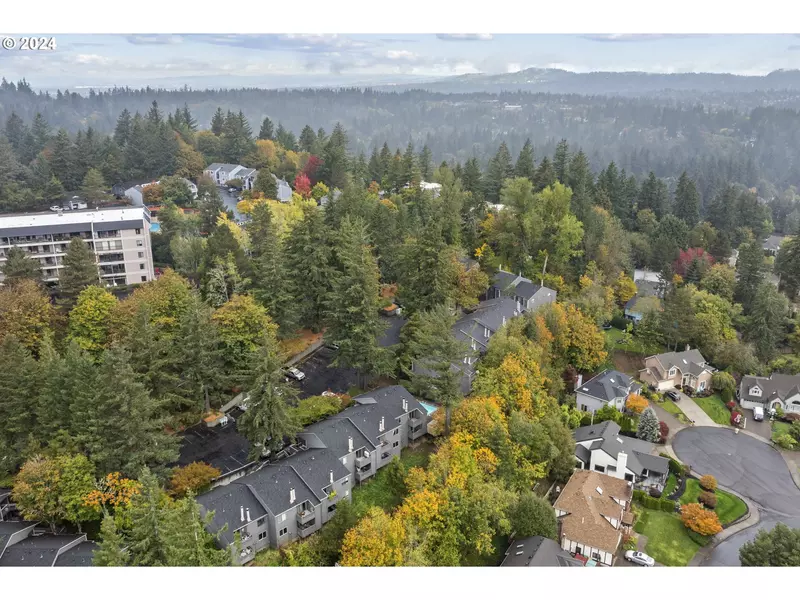 44 EAGLE CREST DR #21, Lake Oswego, OR 97035