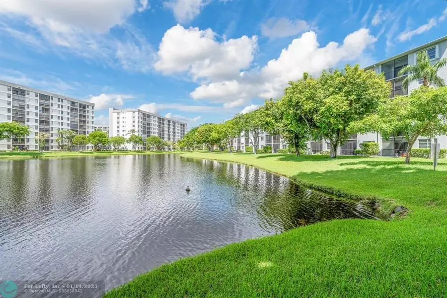 2222 N Cypress Bend Dr  #201, Pompano Beach, FL 33069