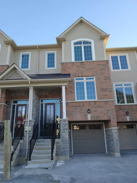 86 Lyall Stokes CIR, East Gwillimbury, ON L0G 1M0