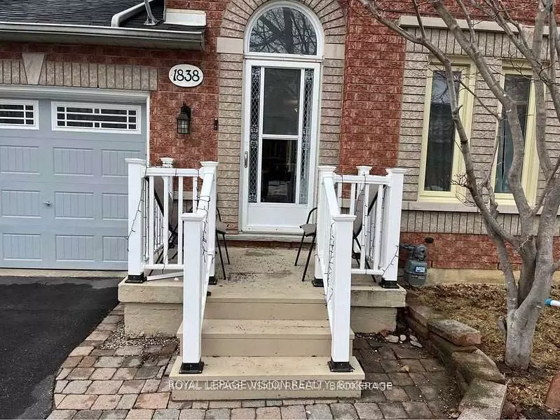 Oshawa, ON L1G 7Z1,1838 Woodgate CT