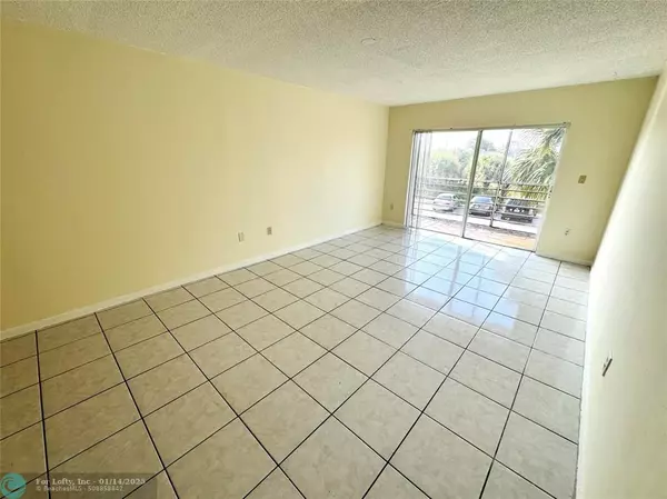 Lauderdale Lakes, FL 33311,3700 NW 21st St  #205