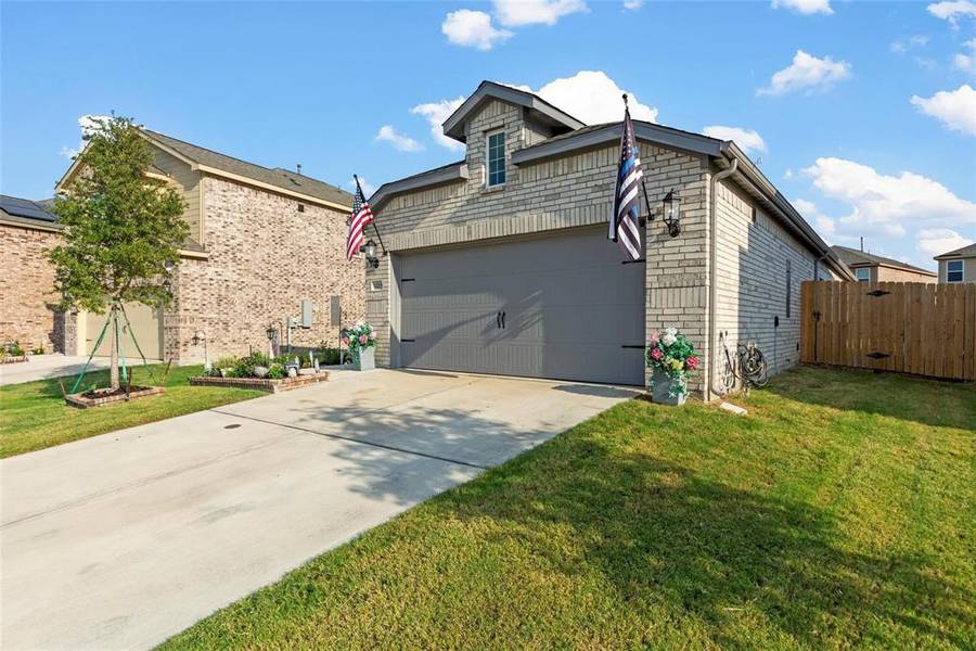 1215 Ginsburg Lane, Princeton, TX 75407