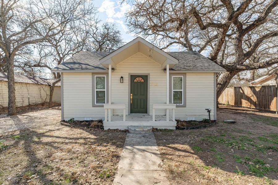 724 N Stephen Avenue, Stephenville, TX 76401