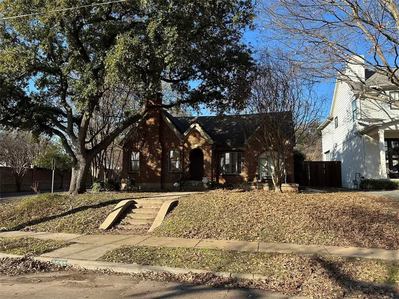 2948 Dyer Street, University Park, TX 75205