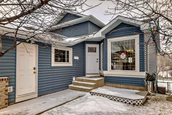 Airdrie, AB T4A2B8,2435 Morris CRES SE