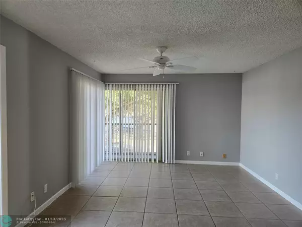 Palm Springs, FL 33406,1815 Fairview Villas Drive  #3