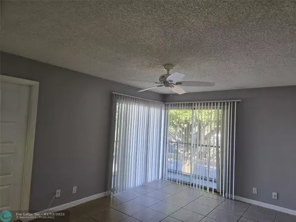 Palm Springs, FL 33406,1815 Fairview Villas Drive  #3