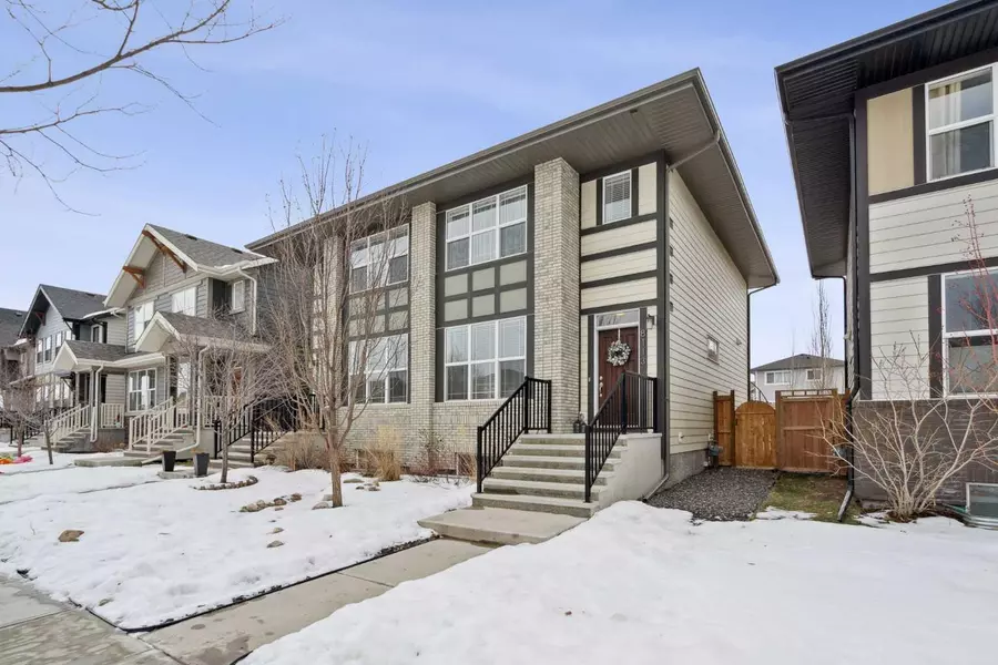 8113 Masters BLVD Southeast, Calgary, AB T3H2M1