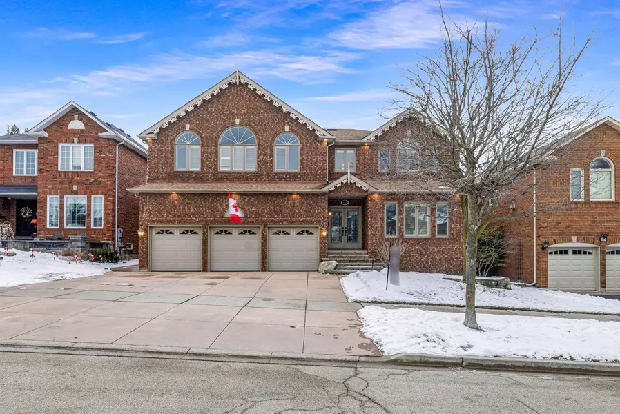 843 Primrose CT, Pickering, ON L1X 2S7