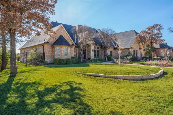 Kennedale, TX 76060,1210 Falcon Ridge Drive