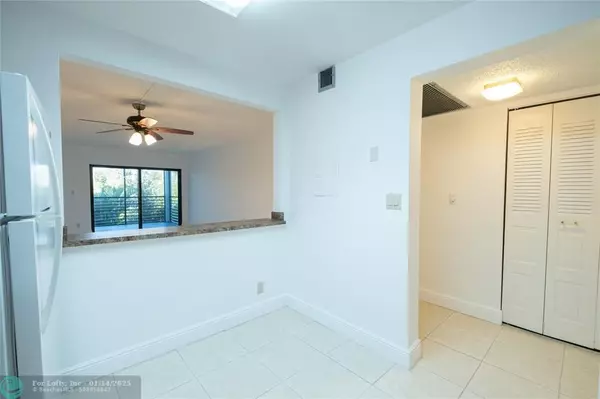 Boca Raton, FL 33428,9233 SW 8 STREET  #222