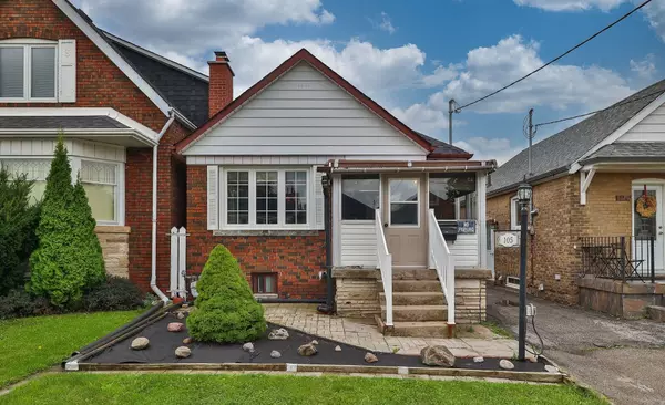 105 Belgravia AVE #Lower, Toronto W04, ON M6E 2M4