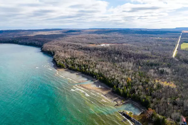 Meaford, ON N0H 1B0,423001 Harbour RD