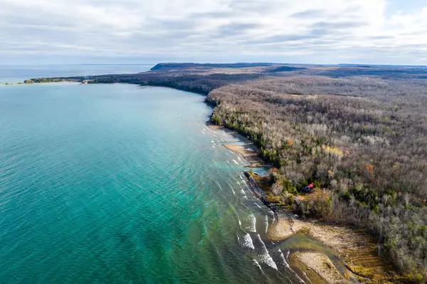 Meaford, ON N0H 1B0,423001 Harbour RD