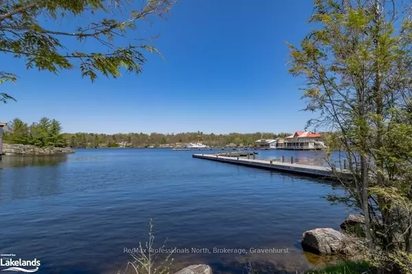 Muskoka, ON P1P 1Z9,130 Steamship Bay RD #208