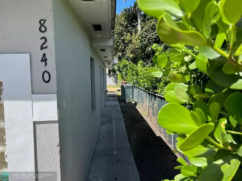 8240 NW 1st Pl  #3, Miami, FL 33150