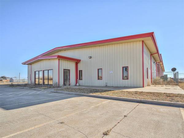 1602 Enterprise Road, Elk City, OK 73644