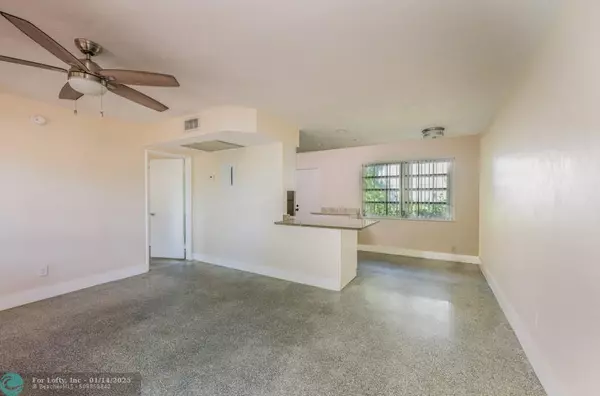 Fort Lauderdale, FL 33301,86 Isle Of Venice Dr  #2