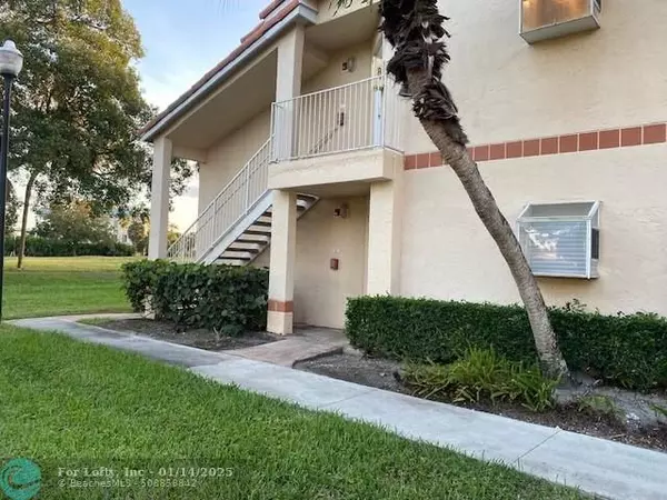 Pompano Beach, FL 33063,3400 Pinewalk Dr  #912