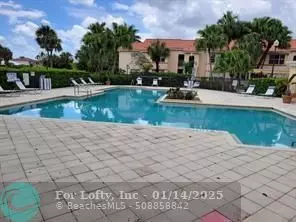 Pompano Beach, FL 33063,3400 Pinewalk Dr  #912