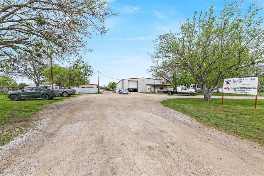 5209 N Fm 157, Venus, TX 76084