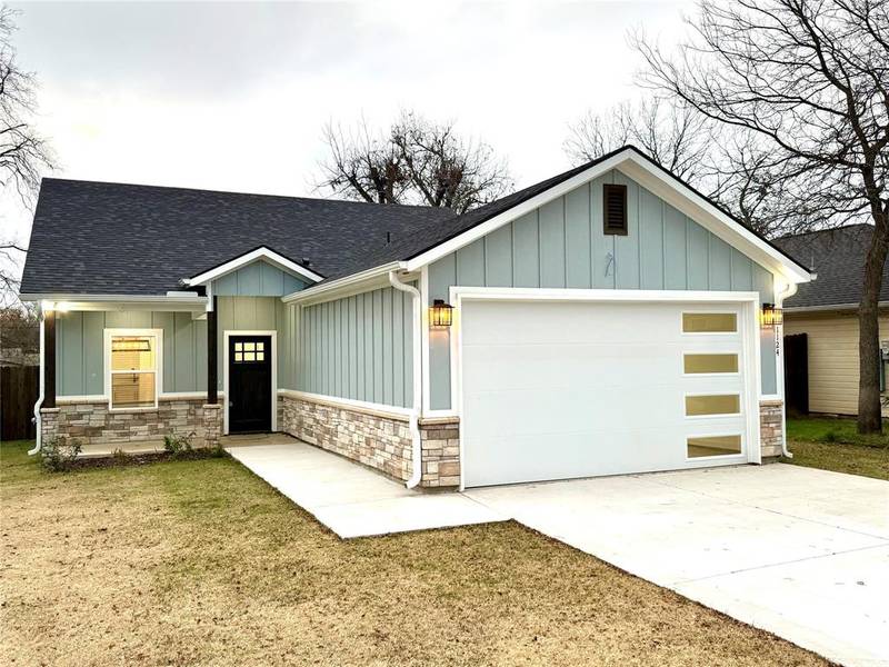 1124 S Hazelwood Street, Sherman, TX 75090