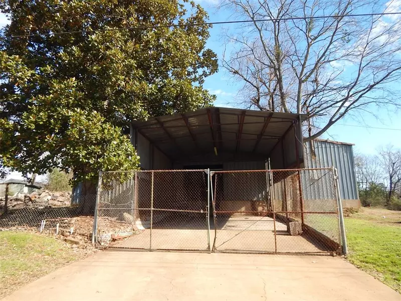 1910 N Franklin, Marshall, TX 75670