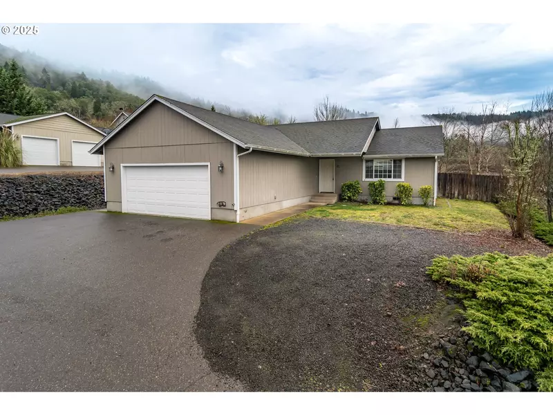 143 BARRON CT, Roseburg, OR 97471