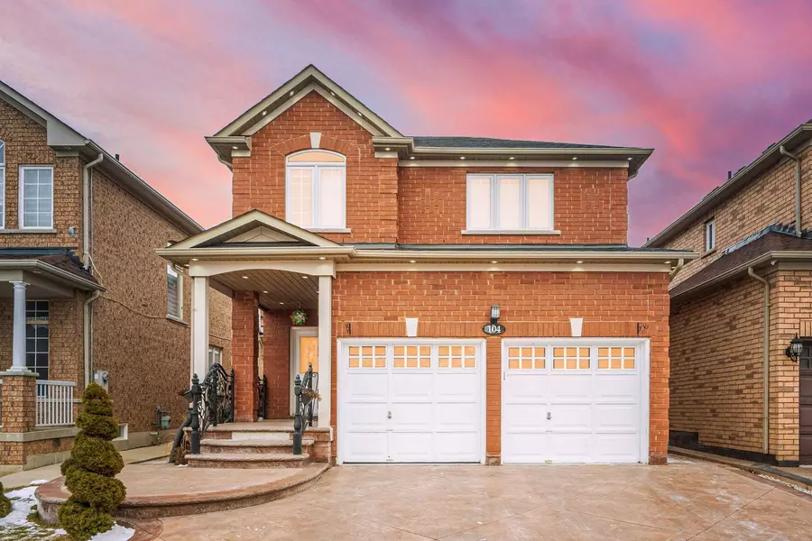 104 Turquoise CRES, Brampton, ON L6P 0Z8