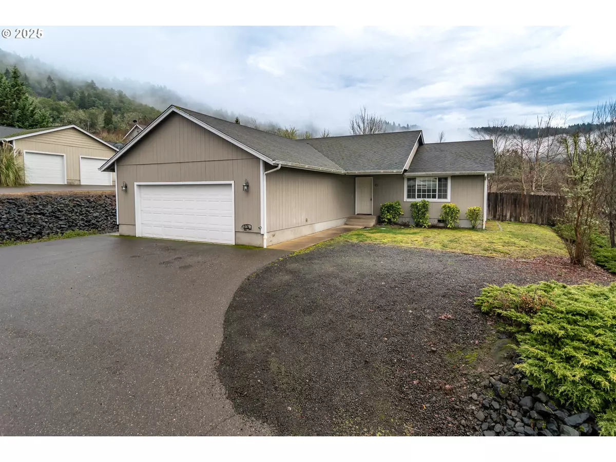 Roseburg, OR 97471,143 BARRON CT