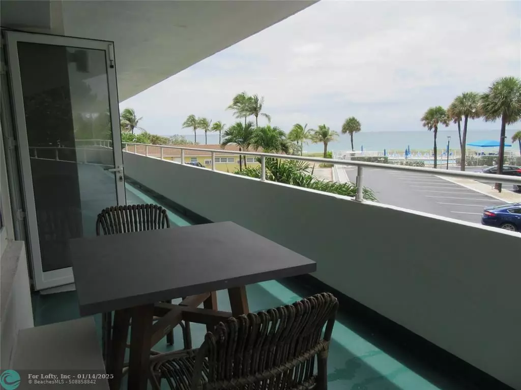 Lauderdale By The Sea, FL 33308,4050 N Ocean Dr  #207