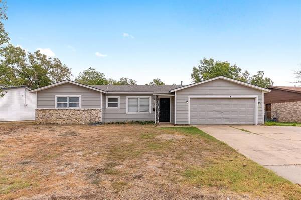 229 Pimlico Way,  Saginaw,  TX 76179