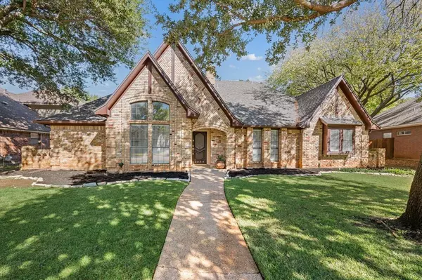 3054 Creekview Drive,  Grapevine,  TX 76051