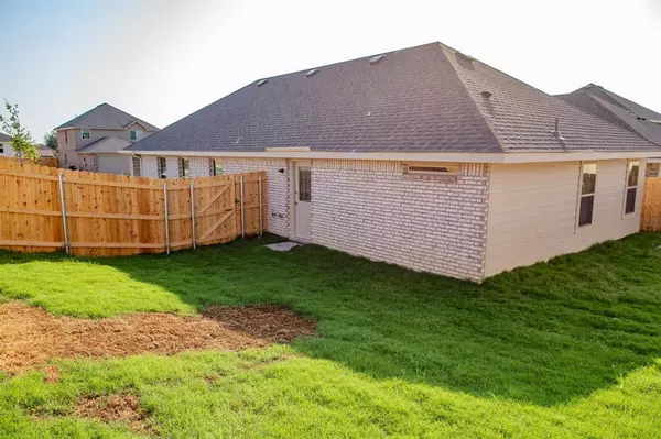 Ennis, TX 75119,1301 Starling Lane