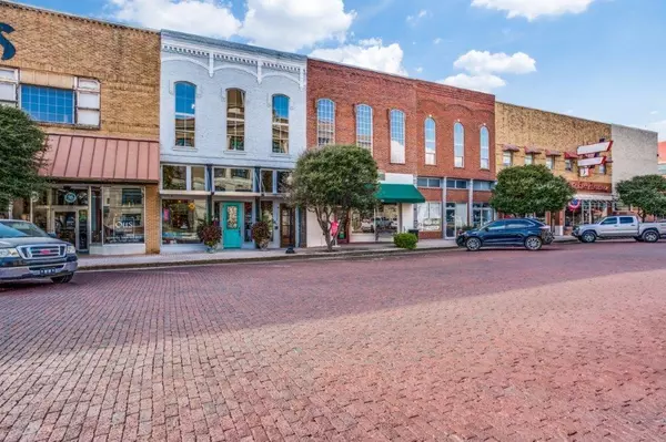 113 N Commerce Street, Gainesville, TX 76240